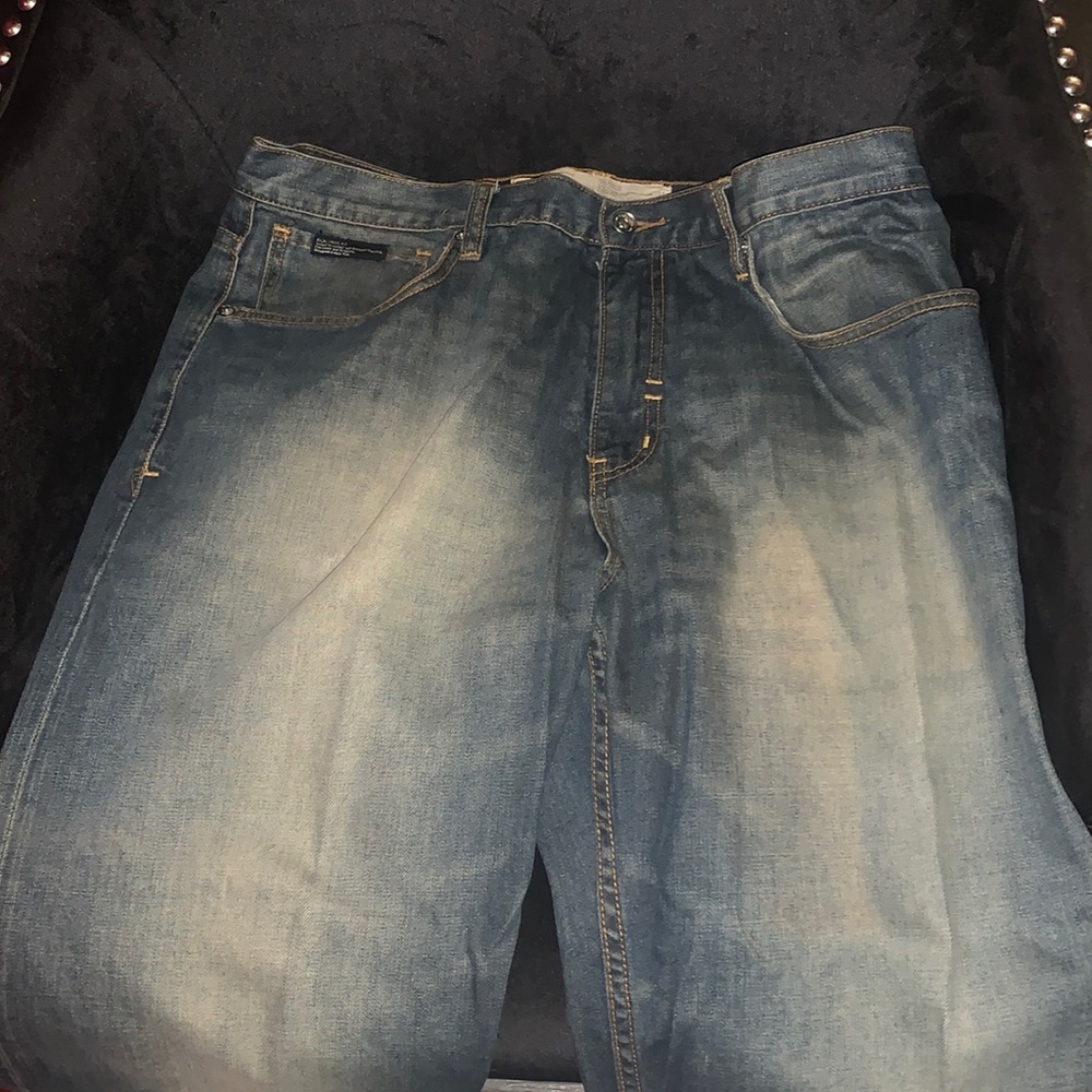 Men’s Rocawear blue jeans